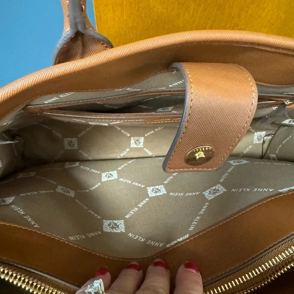 NWOT Anne Klein briefcase/laptop bag. - Picture 9 of 11